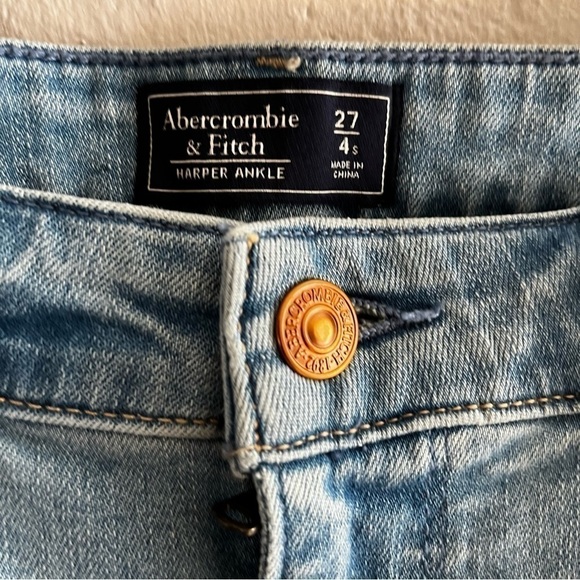 ABERCROMBIE & Fitch Ripped Jeans Size 4 - Picture 8 of 8
